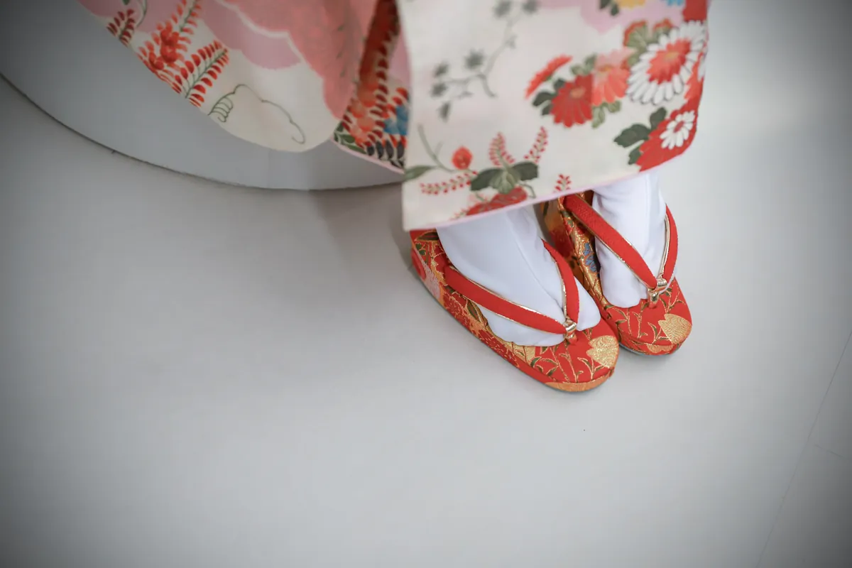 着物にあわせた草履の足元
