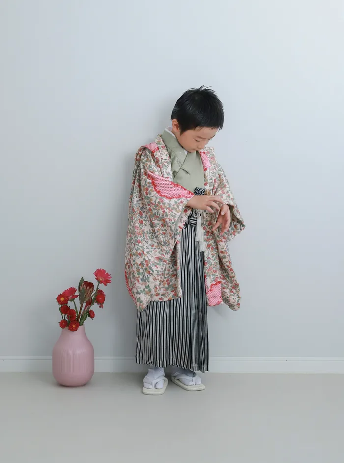 袴姿の5歳の男の子